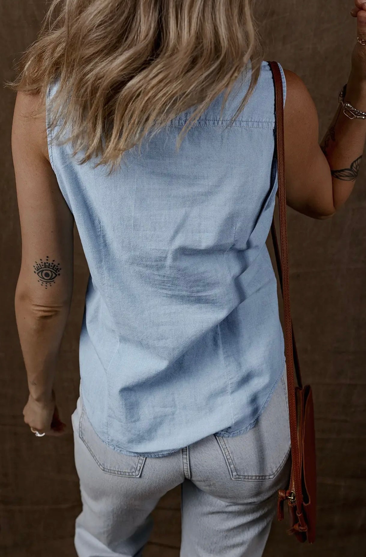 Chambray Collard Sleeveless Shirt