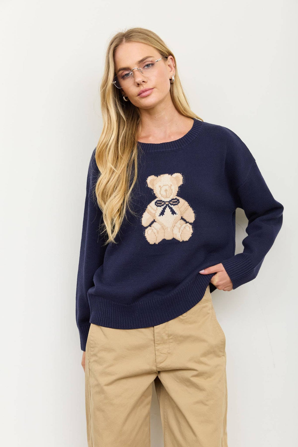 TEDDY JACQUARD CREW NECK KNIT PULLOVER SWEATER: CHARCOAL