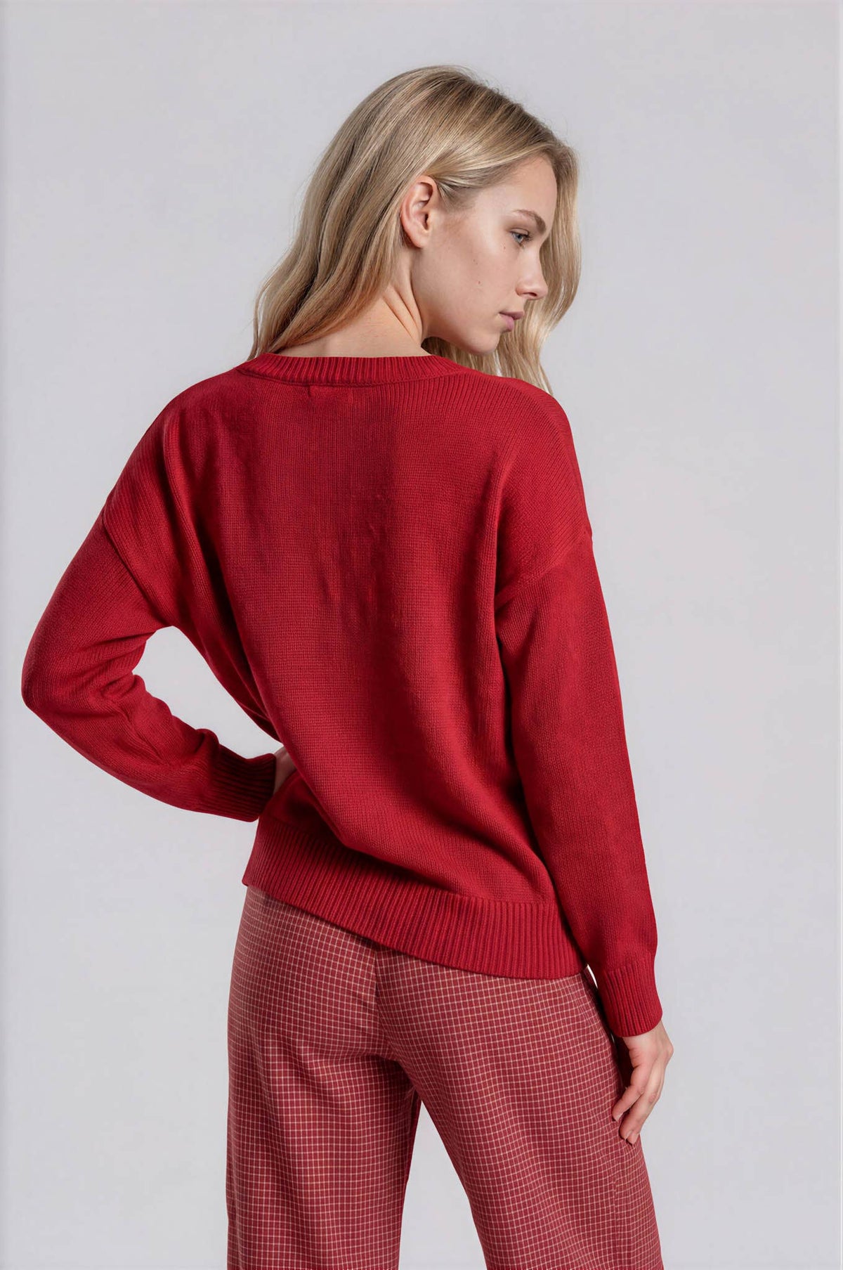 TEDDY JACQUARD CREW NECK KNIT PULLOVER SWEATER: CHARCOAL
