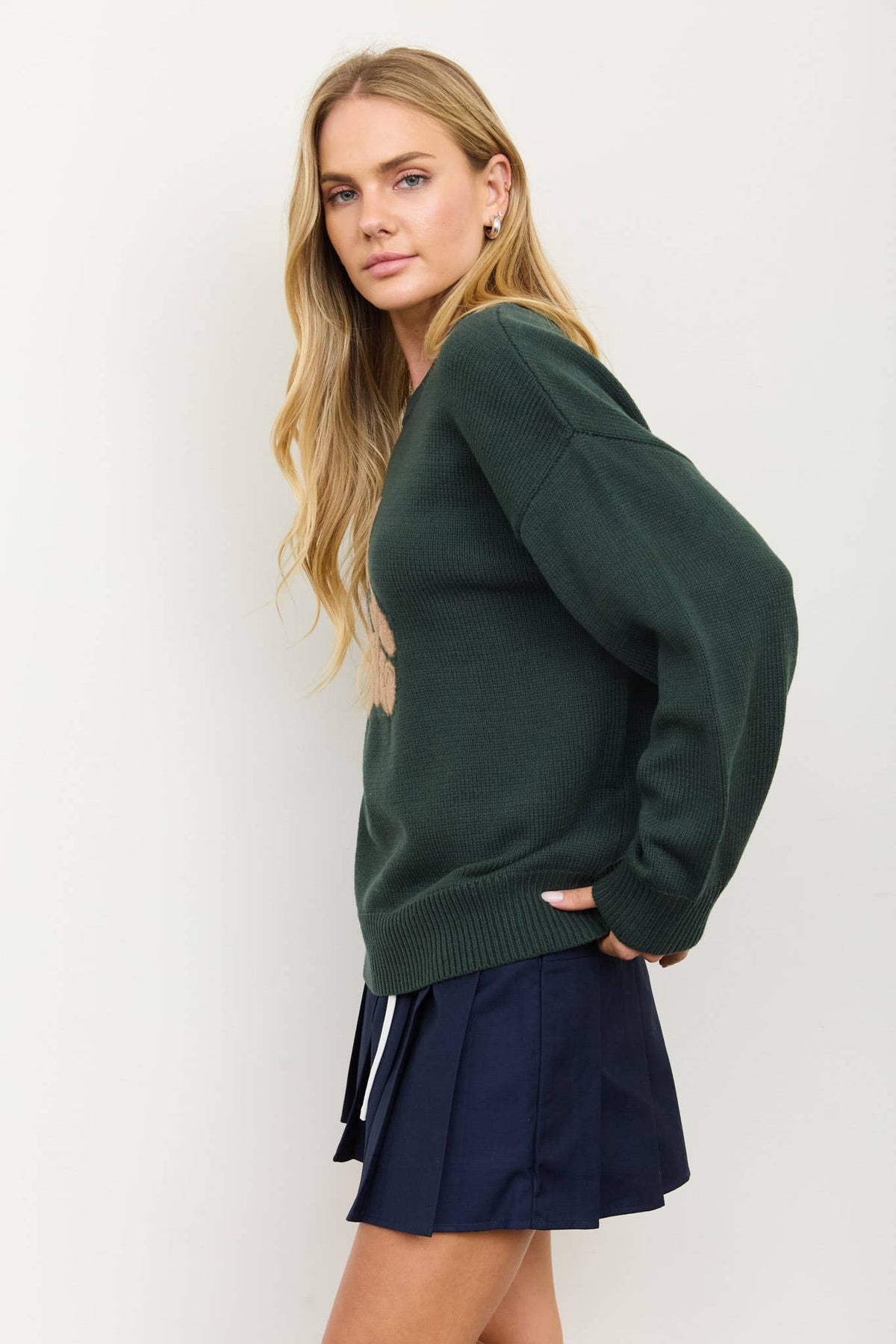 TEDDY JACQUARD CREW NECK KNIT PULLOVER SWEATER: CHARCOAL