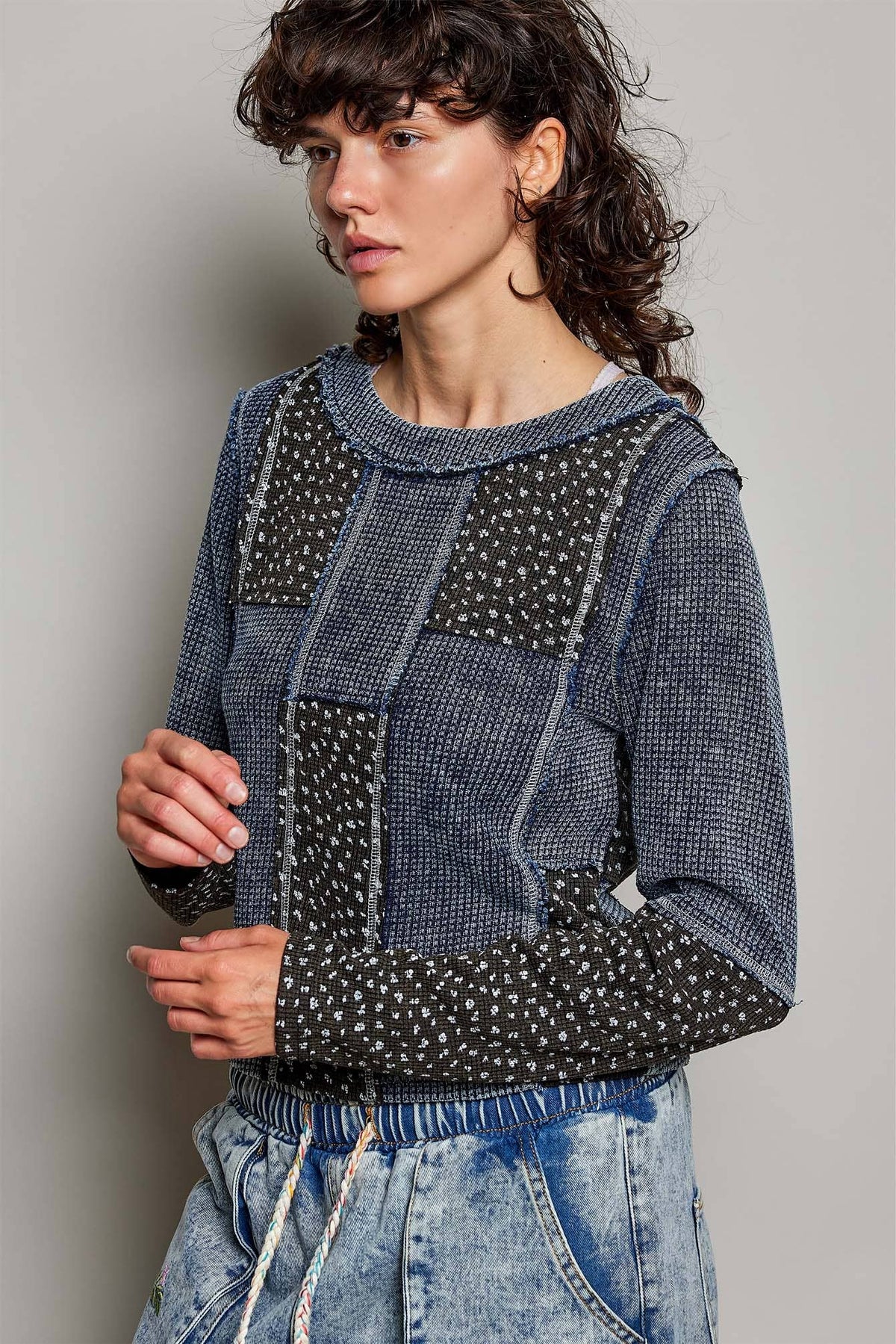 Waffle Knit Contrast Patchwork Top: BLOOD RED MULTI / M