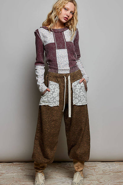 Waffle Knit Contrast Patchwork Top: BLOOD RED MULTI / S