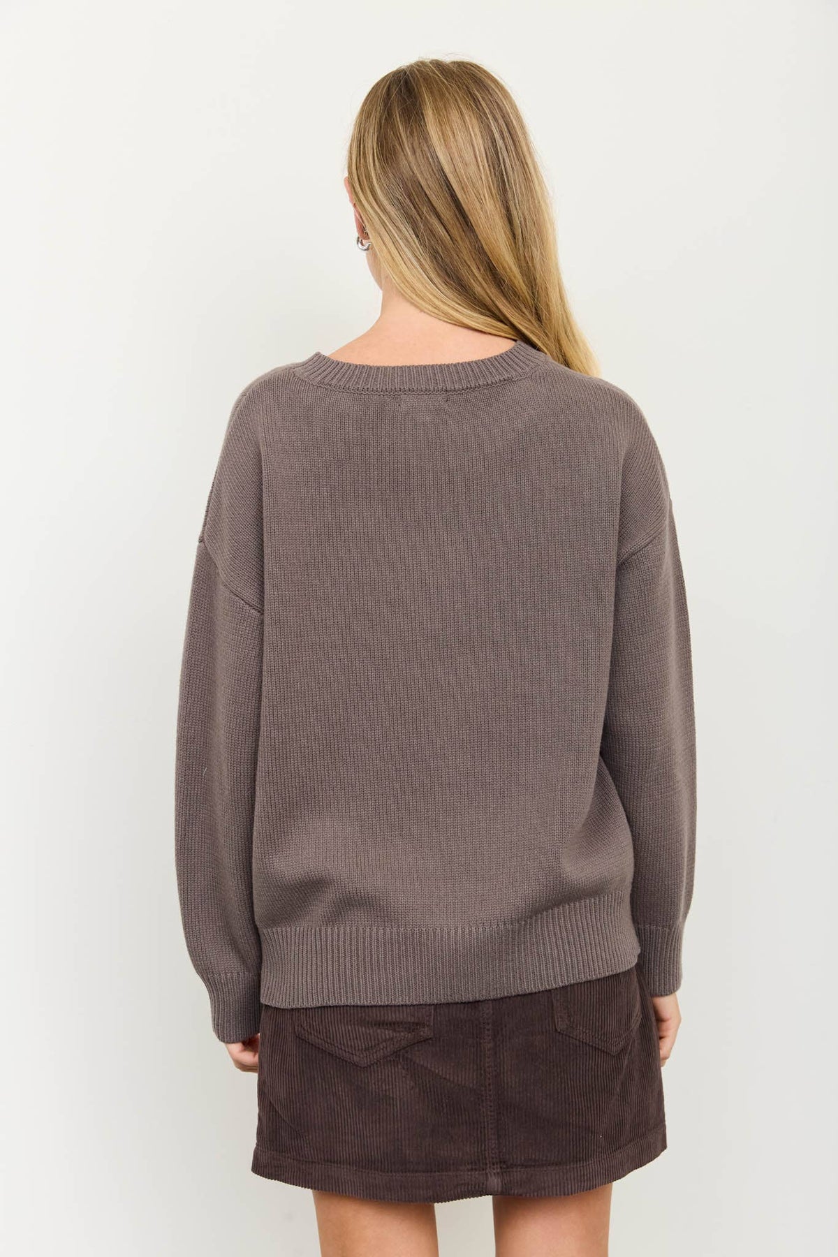 TEDDY JACQUARD CREW NECK KNIT PULLOVER SWEATER: CHARCOAL